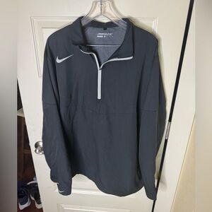 Nike Golf Men’s XL Half-Zip Collared Rain Jacket, black and white